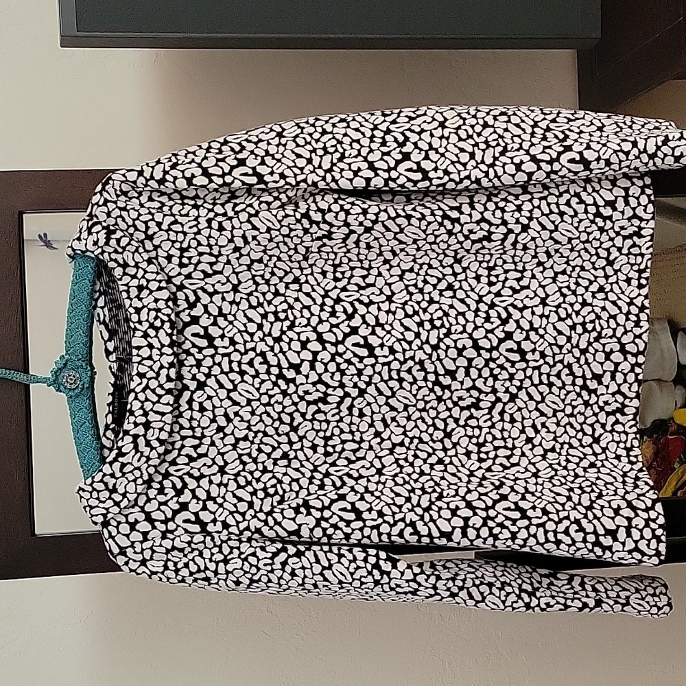 Talbots Pull Over Top in Black & White